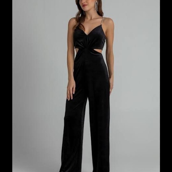 🖤 RHINESTONE STRAP VELVET JUMPSUIT - Picture 3 of 7